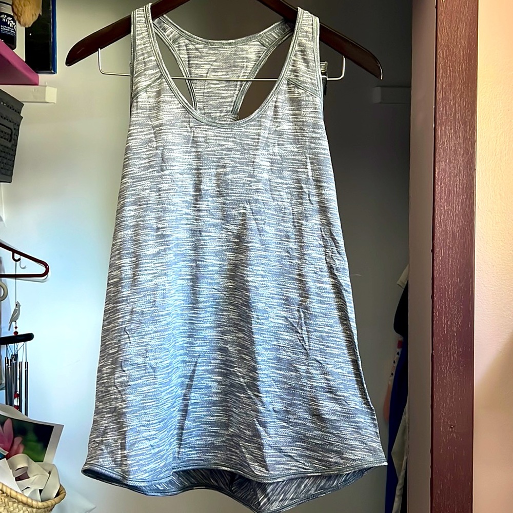 Lululemon essential tank top pleated